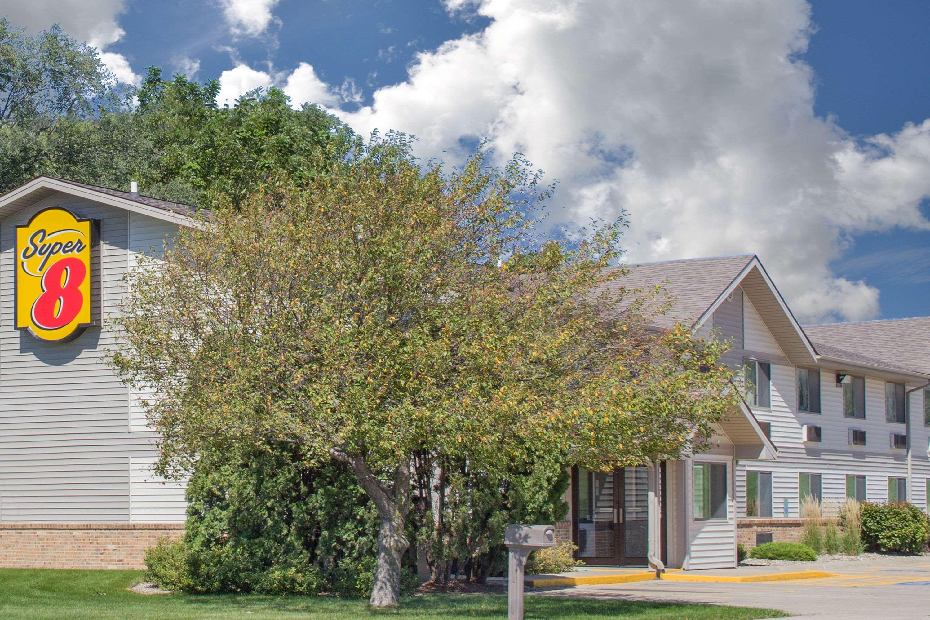 Super 8 By Wyndham Independence Ia Exterior foto
